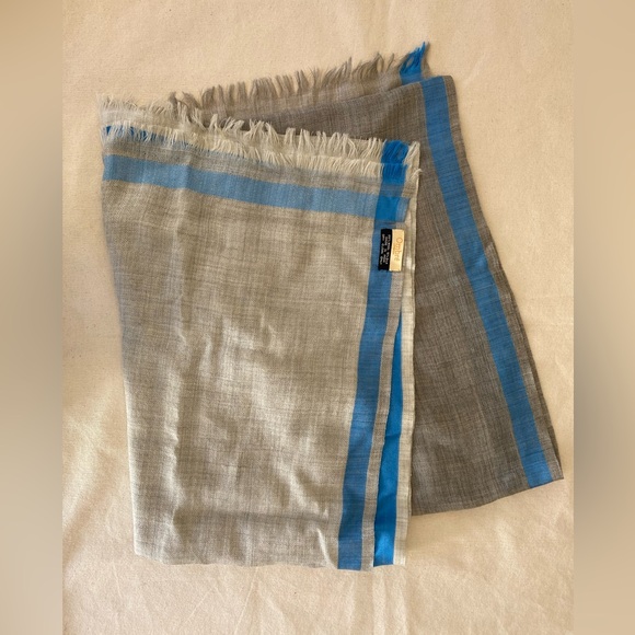 Ombré London Wool Silk Gray and Blue Striped Scarf Casual Shall - Picture 4 of 4